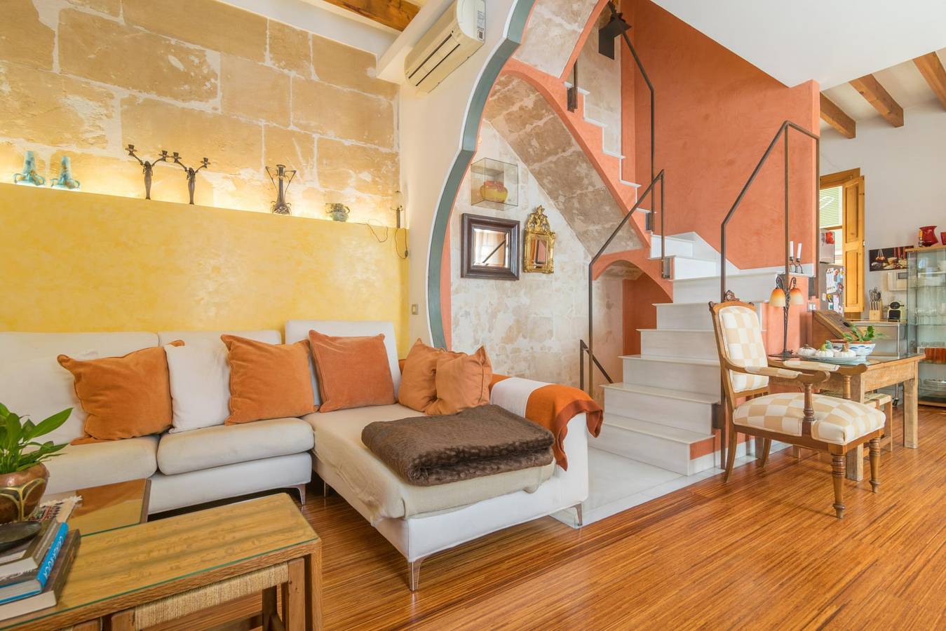 Miraclet - Adults Only - Townhouse with beautiful terrace and parking in the centre of Palma. Free Wifi in Palma Old Town, Palma