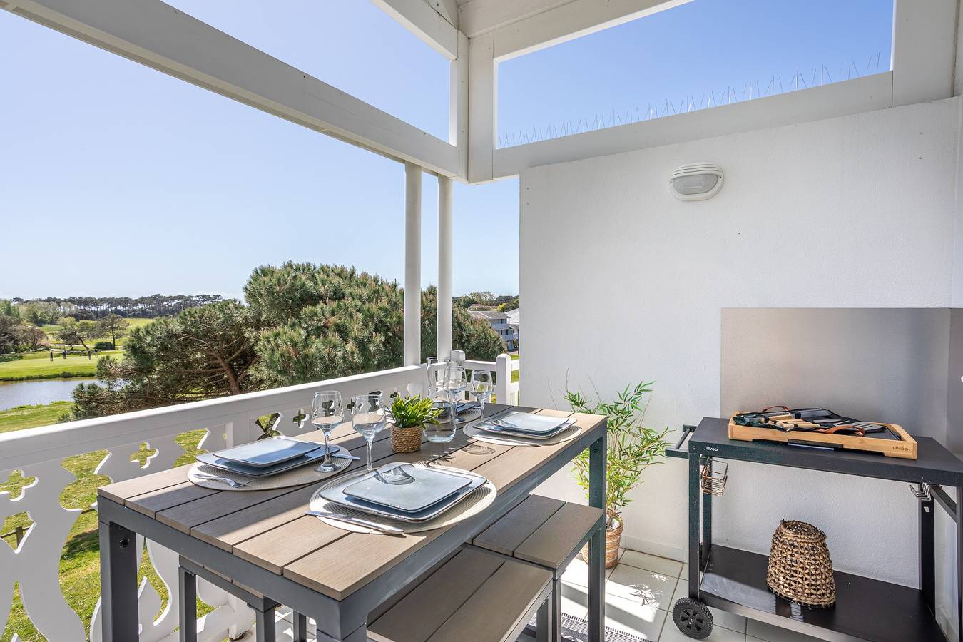 Ganze Wohnung, Ferienwohnung 'La Terrasse Du Golf' mit Gemeinschaftspool, privater Terrasse & Balkon in Talmont-Saint-Hilaire, Vendée