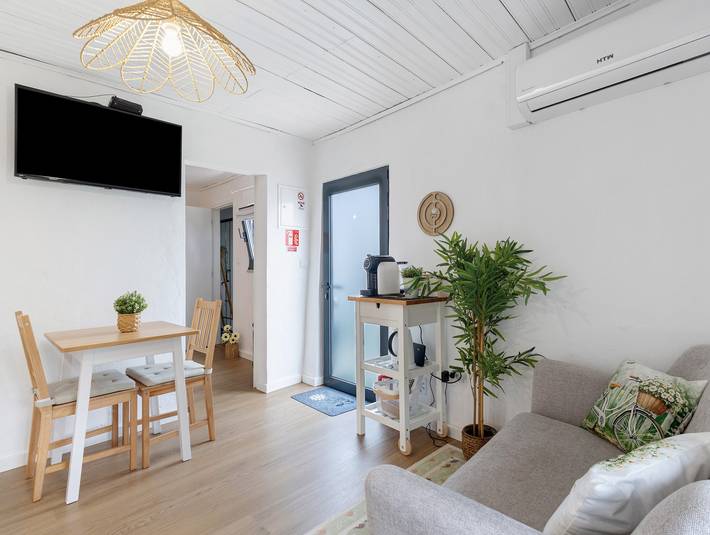 Holiday Home 'Casinha Do Riacho Loureda' with Mountain View, Wi-Fi and Air Conditioning in Loureda, Álvora e Loureda