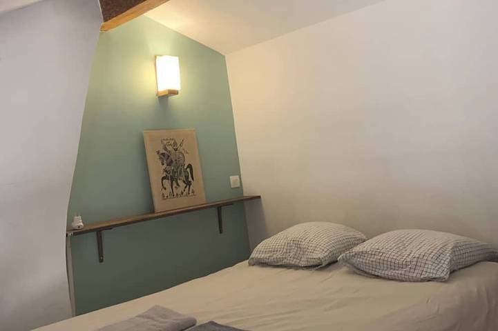 Ganze Wohnung, Studio mit Balkon im Herzen der Altstadt (& 3 Min. Fußweg vom alten Hafen) in Marseille, Marseille und Umgebung
