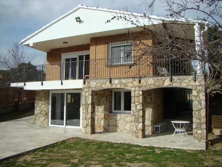 Casa de vacaciones para 10 personas, con vistas además de jardín y piscina - 1