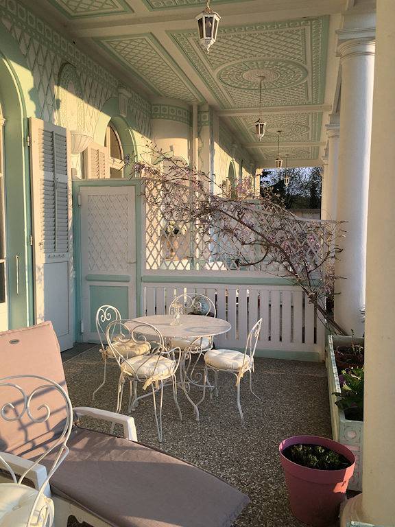 Appartement de vacances pour 4 personnes, avec jardin ainsi que terrasse et vue sur le lac