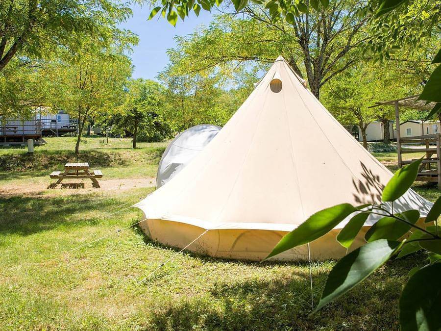 Camping La Résidence d'été - Tente 4 personnes - Tente Tipi aménagée – 4 pers in Saint-Remèze, Privas (arrondissement)