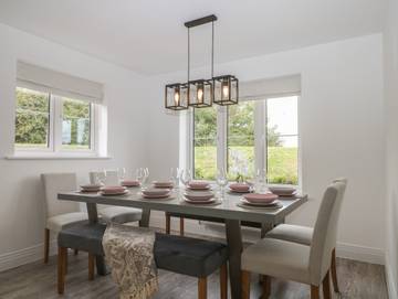 Cottage for 12 People in Oving, West Sussex, Photo 4