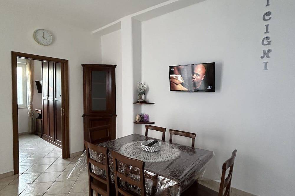 Entire apartment, Deluxe apartment located in the beautiful town of Forio in Forio, Ischia