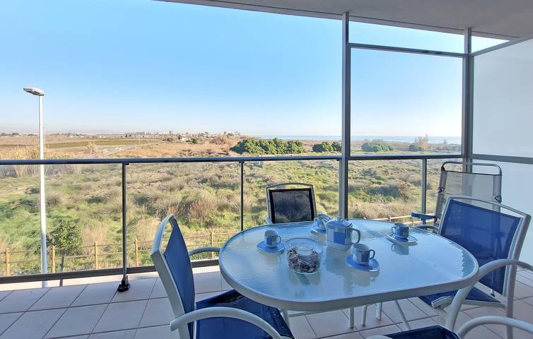 Apartamento para 6 personas, con jardín además de piscina y terraza, Se admiten mascotas en Moncófar