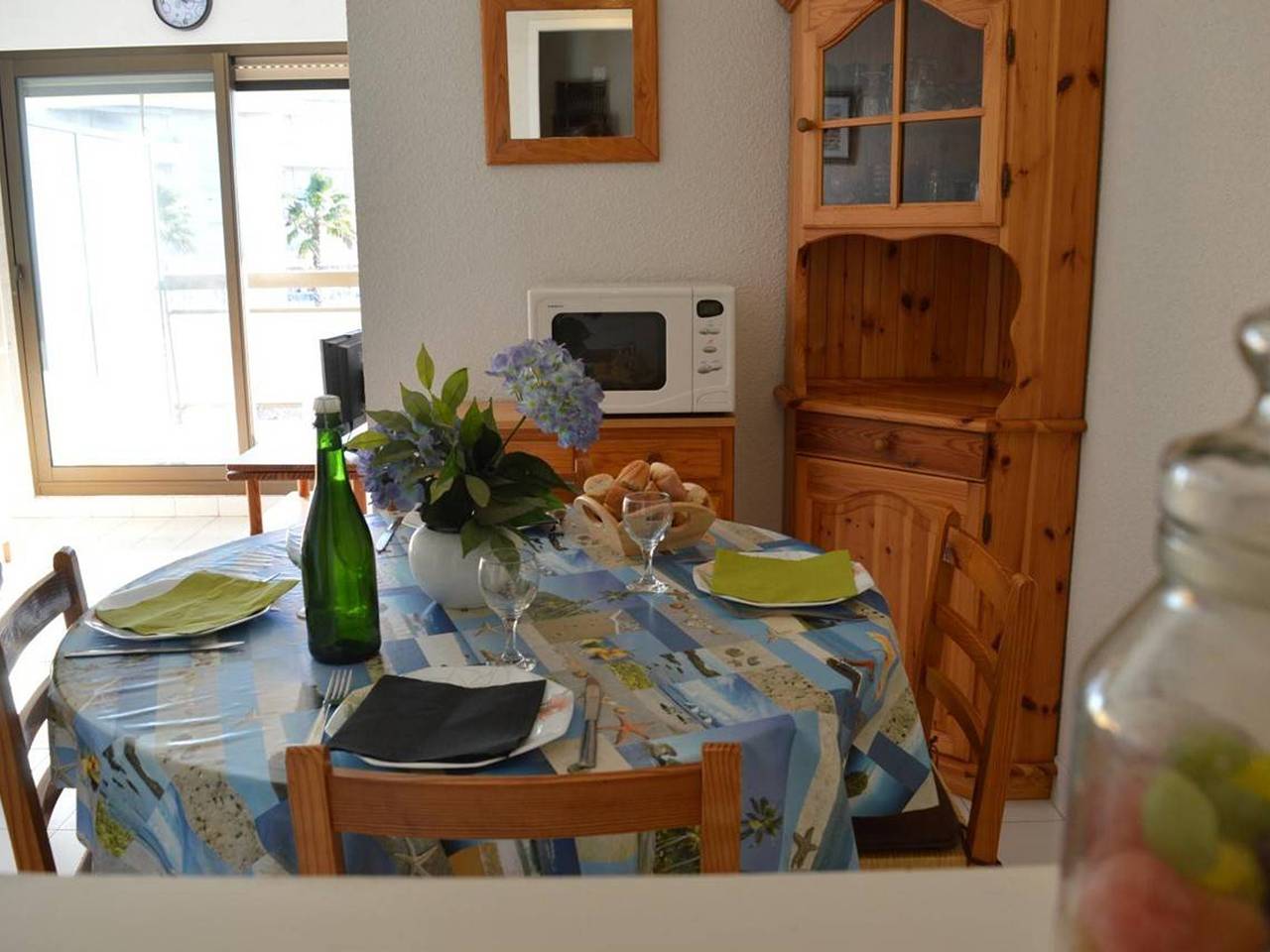 Appartement entier, Studio cabine bord de mer, 4 pers, terrasse, rés. calme in Fréjus Plage, Fréjus