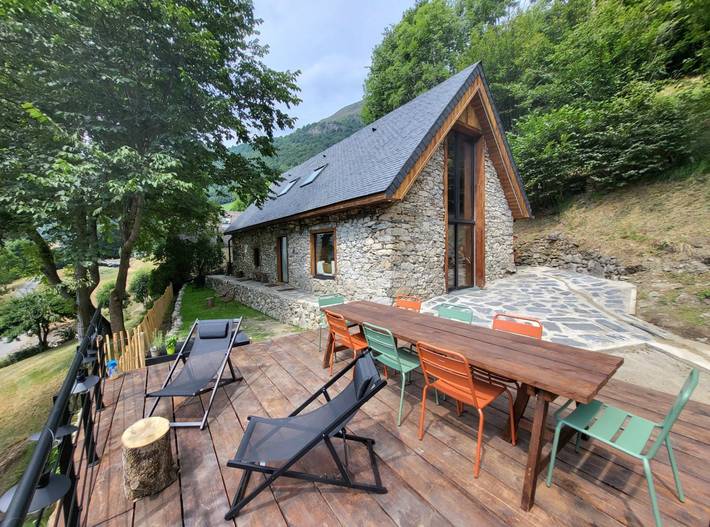 Gîte pour 8 personnes, avec terrasse et jardin dans Moulins de Gèdre-Dessus