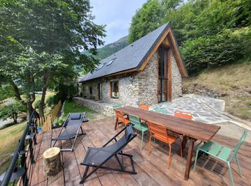 Gîte pour 8 personnes, avec terrasse et jardin dans les Hautes-Pyrénées