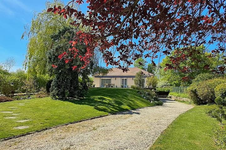 Location de vacances pour 6 personnes, avec jardin à Vendeuvre-sur-Barse