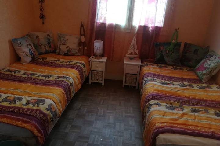 Location de vacances pour 10 personnes, avec jardin ainsi que terrasse et jacuzzi, animaux acceptés dans Plage Curnic - 2