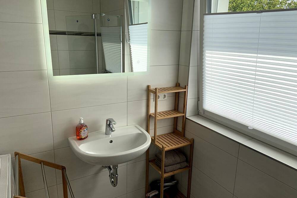 Ganze Wohnung, Ferienwohnung im Stadtzentrum in Hennigsdorf, Ruppiner Seenland