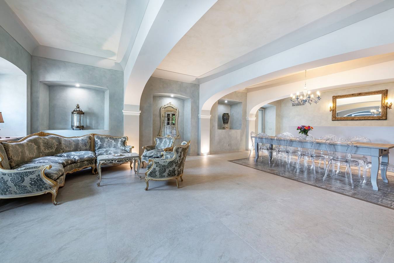 Ganze Wohnung, Ferienwohnung 'Abaye I Champagne - Charm' mit Gemeinschaftspool, Wlan und Klimaanlage in Soiano del Lago, Gardasee-Berge