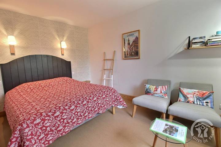 Gîte pour 2 personnes, avec Terrasse ainsi que Jardin et Vue à Dinan - 2
