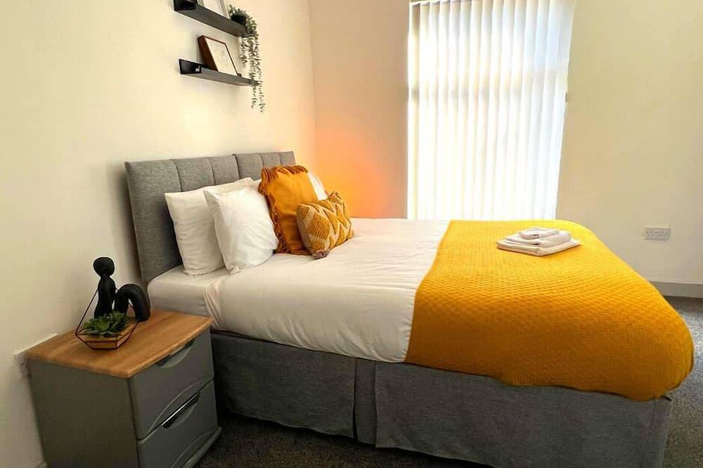 Cama de Matrimonio o Dos Camas-Baño con ducha-Vista a la Calle in Wigan, Gran Mánchester