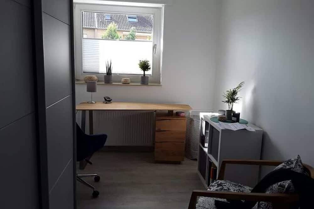 Ganze Wohnung, Liebevoll renovierte Wg-Wohnung: Zimmer 2 in Rommerskirchen, Rhein-Kreis Neuss