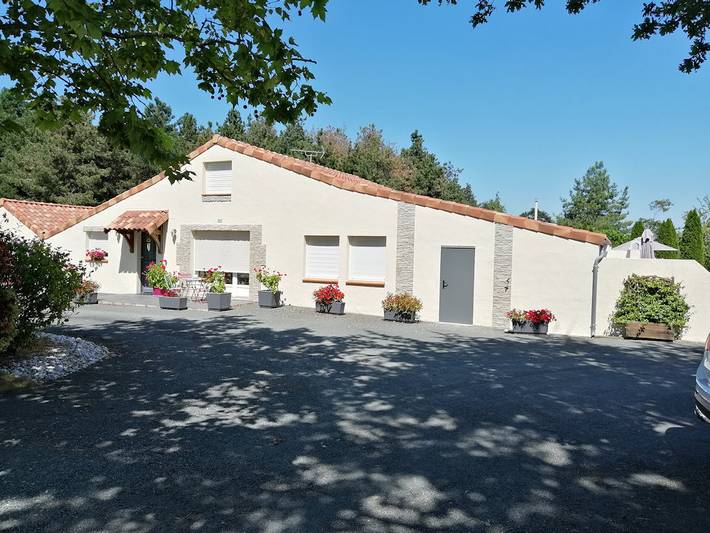 Gîte pour 3 personnes, avec jardin et terrasse, animaux acceptés