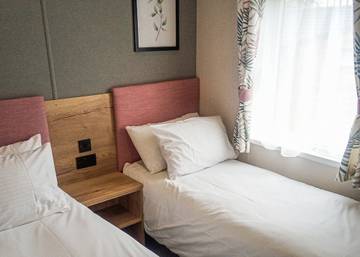 Glamping for 8 People in Clarach Bay, Ceredigion, Photo 4