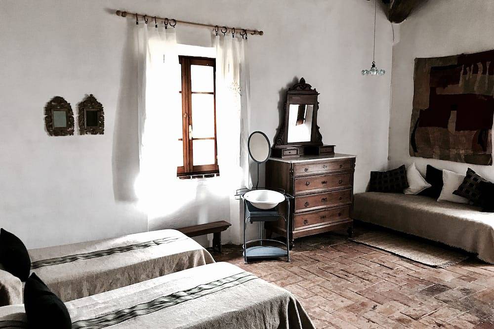 Ebbio Ferme à Exclusive- Monteriggioni 10 Chambres 5 Salles de bain in Monteriggioni, Chianti