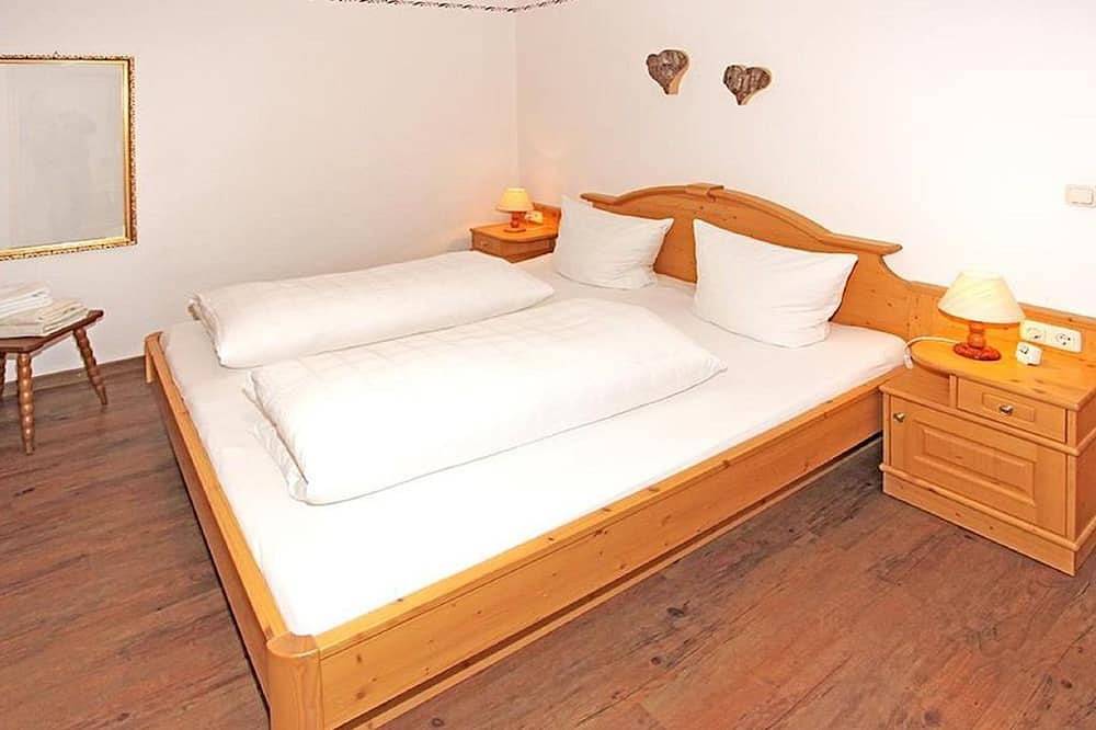 Ganze Wohnung, \"Anna\" Fewo/1 Schlafraum/Dusche, Wc - Dreitorspitz, Haus in Krün, Bayerische Alpen