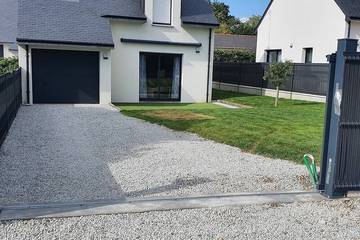 Location de vacances pour 6 personnes, avec terrasse et jardin dans Plage de Landrezac