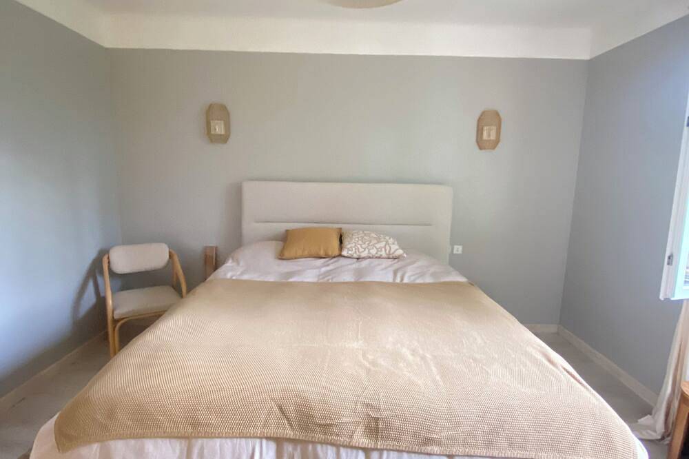 Villa with pool in Provence - near Avignon/Isle-sur-la-Sorgue and Gordes in Caumont-sur-Durance, Vaucluse