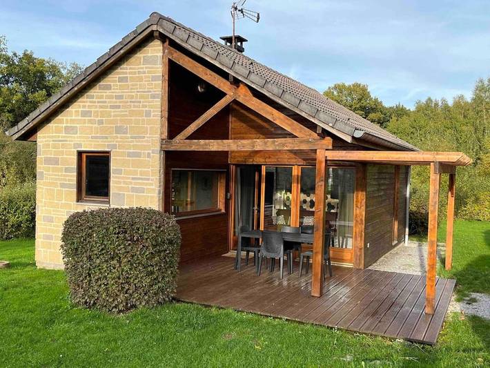 Location de vacances pour 6 personnes, avec Terrasse ainsi que Jardin et Vue à Signy-le-Petit