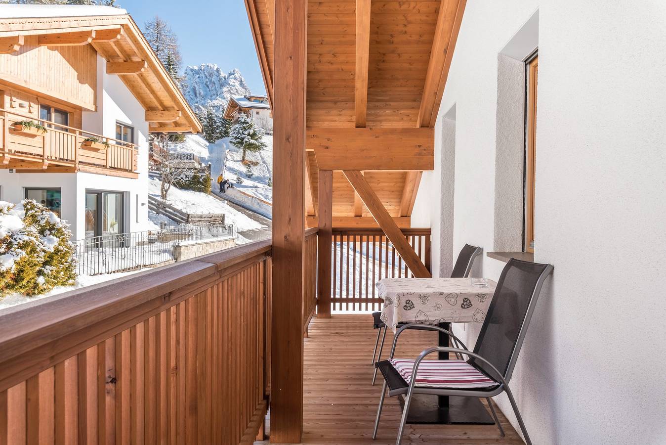 Monolocale intero, Appartamento monolocale "Villa Solinda - Rossini" con vista sulle montagne, balcone e Wi-Fi in Daunei, Selva di Val Gardena