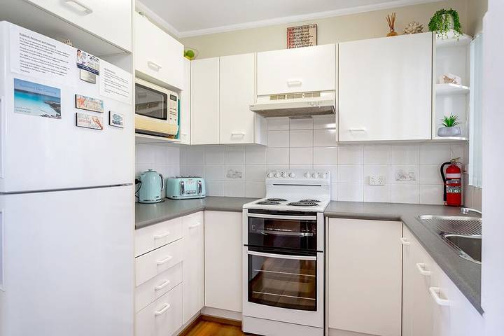 Holiday apartment for 5 people, with balcony and garden as well as hot tub in Nelson Bay