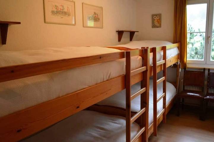 Ganze Wohnung, Oberland Nr. 3 Appartement/Fewo, Dusche oder Bad, Wc 8-Bettwohnung in Gstaad, Saanen