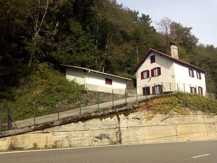 Location de vacances pour 8 personnes, avec vue et jardin, animaux acceptés à Valcarlos