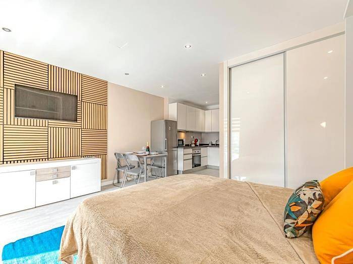 Studio pour 2 personnes, avec piscine et bassin pour enfant ainsi que vue sur l’océan et balcon