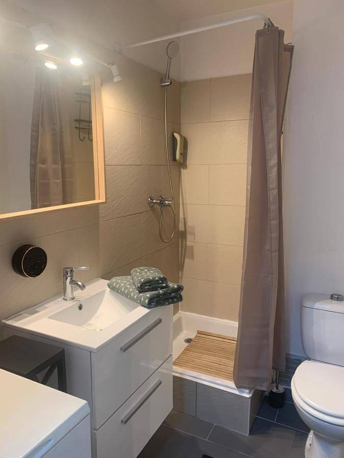 Gîte pour 2 personnes, avec terrasse et piscine dans Parc de Vaugrenier - 2