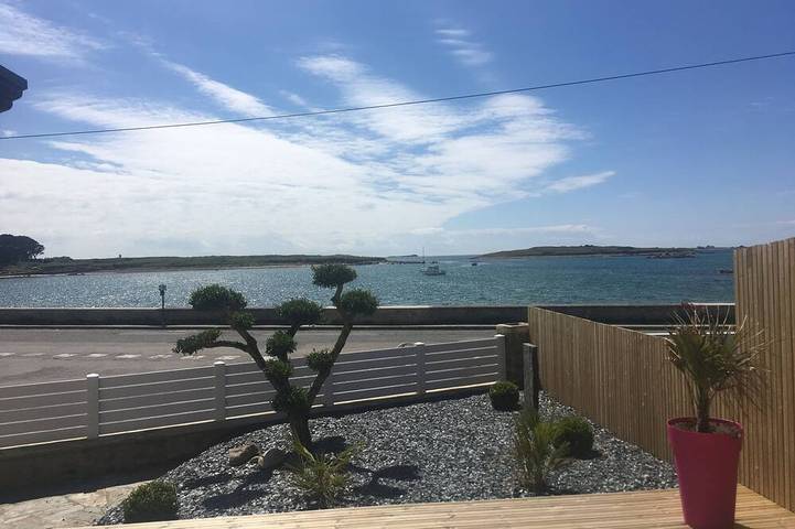 Location de vacances pour 8 personnes, avec jardin et balcon dans Lilia