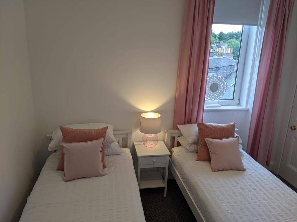 Entire apartment, Glenclova - No 5 Bellyeoman, bright two bedroom apartment in Dunfermline, Fife region