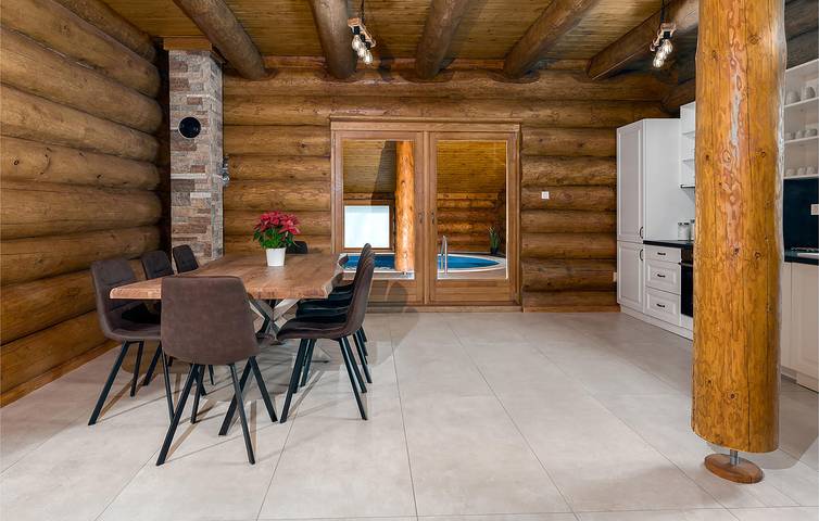 Modernes 140 m² großes Apartment mit Pool, Terrasse und Flussblick in Fuzine, Primorje-Gorski Kotar