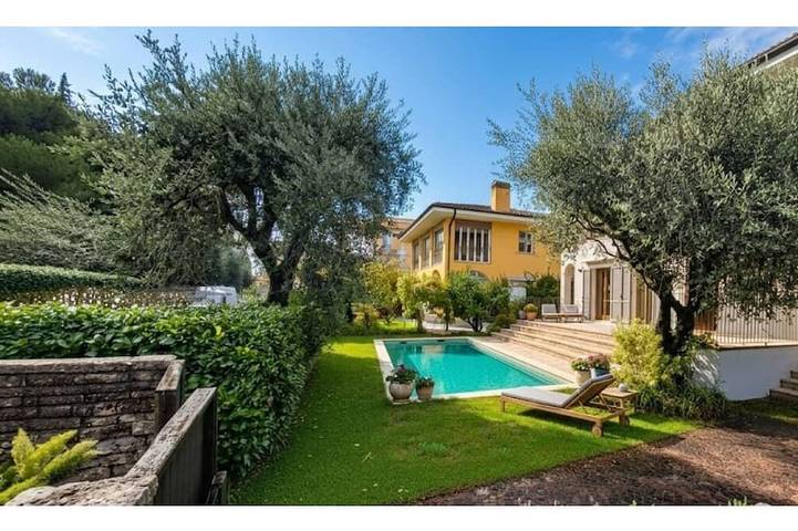 Villa für 8 Personen, mit Whirlpool und Garten, mit Haustier in Toscolano-Maderno