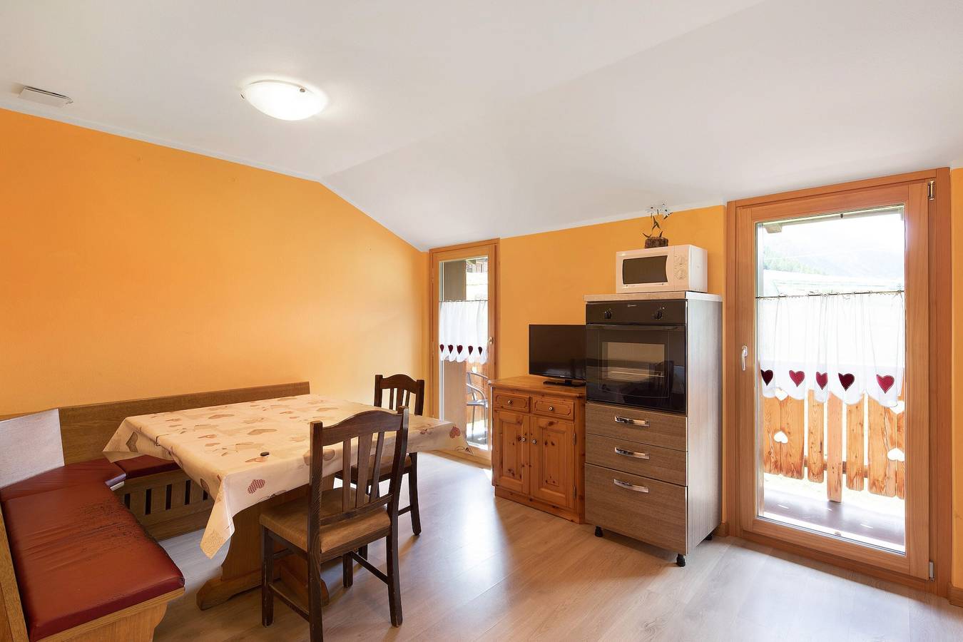 Appartement entier, Appartement "Legnameir Bait da Rez", avec balcons et Wi-Fi in Livigno, Valtellina