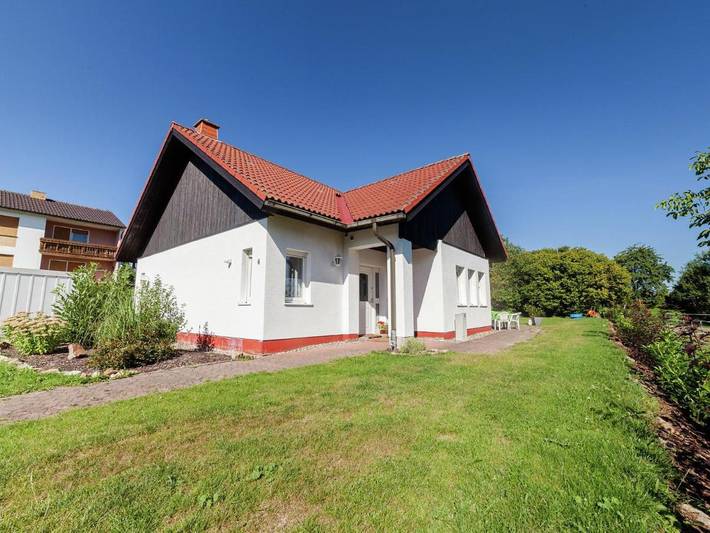 Ferienhaus für 4 Personen, mit Terrasse und Garten in Jesberg