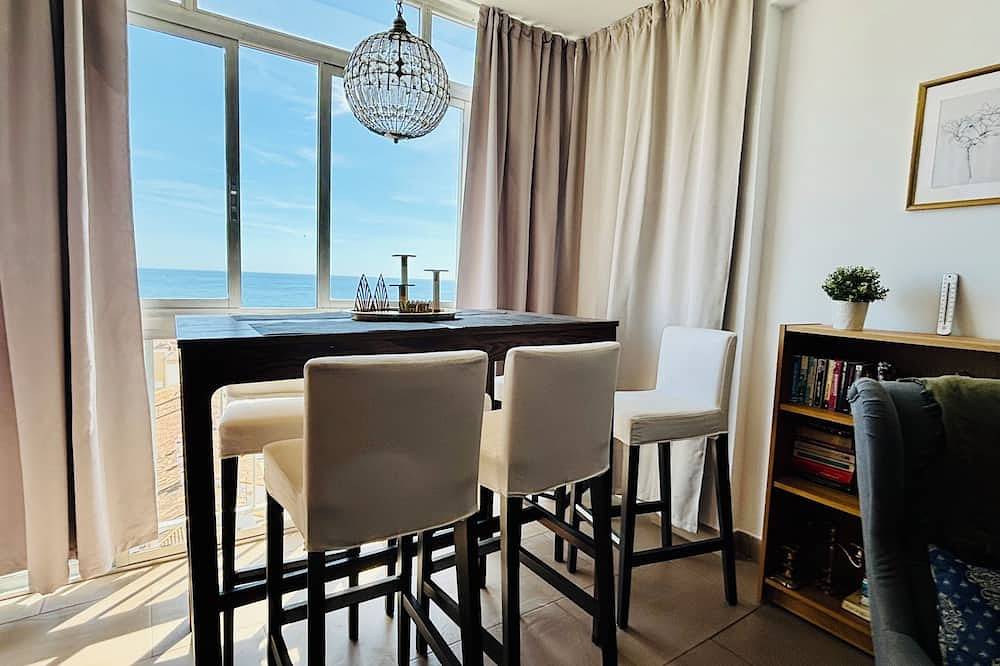 Ganze Wohnung, Schöne und komfortable Wohnung mit Aussicht. Der Zugang zu Pool, Tennis und Paddle-Platz in Torrox Costa, Torrox