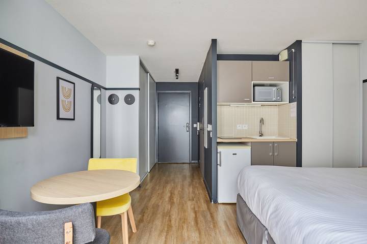 Studio for 2 personer, med Pool i Lyon