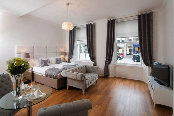 Apartahotel para 4 personas, con Jardín en Edimburgo