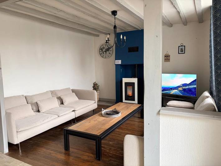 Location de vacances pour 9 personnes, avec vue ainsi que vue sur le lac et jardin à Bonnat - 2