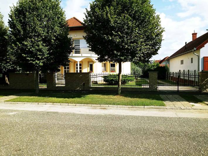 Ferienwohnung für 6 Personen, mit Balkon und Garten in Westtransdanubien - 2