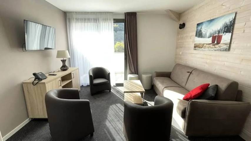 Appartement de vacances pour 9 personnes, avec balcon et piscine, animaux acceptés - 1