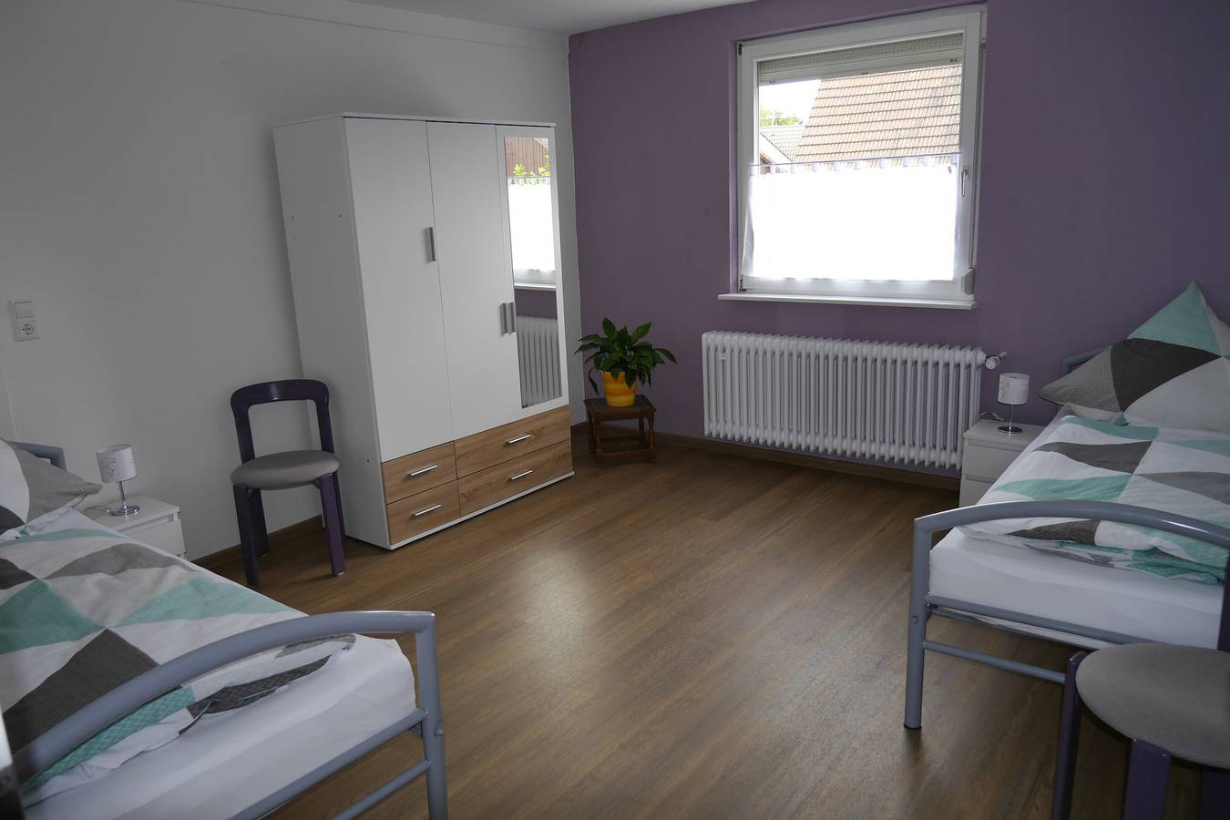 Ganze Wohnung, Ferienwohnung 'Hewenpanorama 4' mit Bergblick, Gemeinschaftsterrasse und Wlan in Engen, Hegau