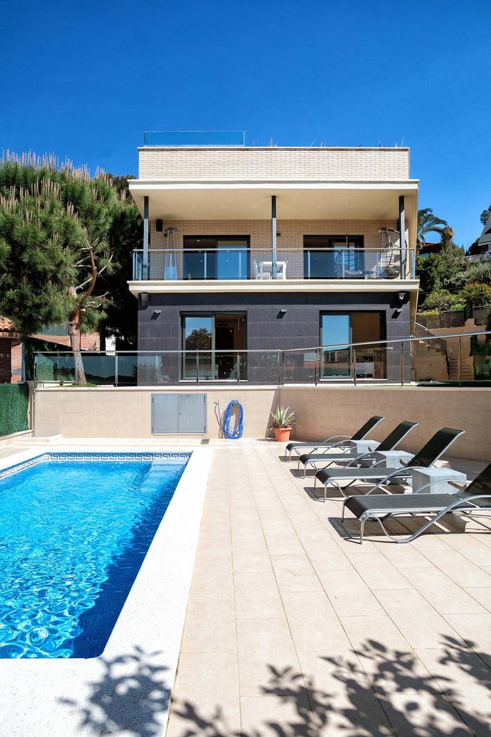 Chalet para 10 personas, con Vistas al mar además de Terraza y Jardín en Maresme - 3