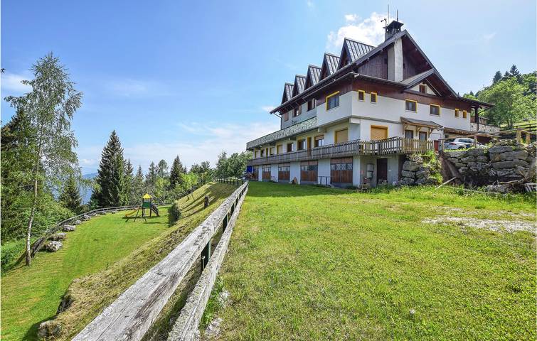 Ferienwohnung für 6 Personen, mit Terrasse und Garten sowie Ausblick in Lamon