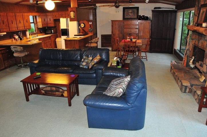 Vacation house for 6 people, with yard and terrace, with pets in Lake Guntersville