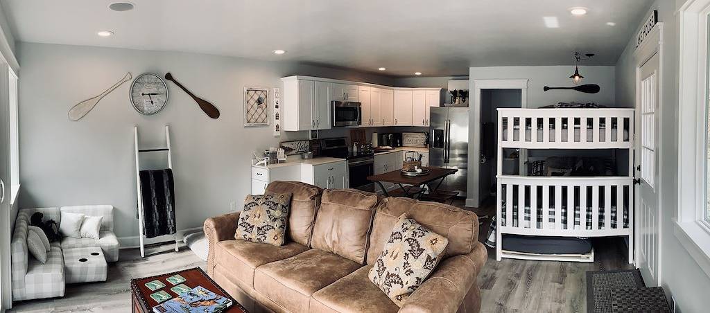 Dreamlike Lakefront Cabin on Lake Sutherland in Lake Crescent